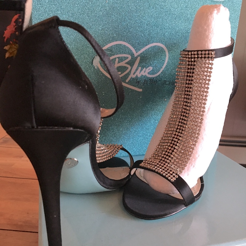 Betsey Johnson size 8 black and rhinestone heels